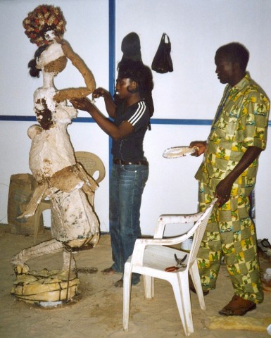 08 décembre 2005 › Création d'une sculpture à l'occasion des 5èmes Jeux de la Francophonie.