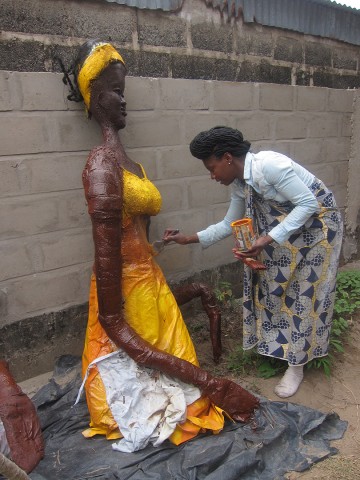 01 oktober 2016 › Création d'une sculpture monumentale pour une exposition prévue à l'Institut français du Congo (IFC).