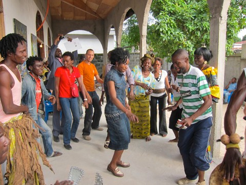 Ambiance assurée lors de la rencontre amicale organisée pour fêter le retour de Rhode Makoumbou à Brazzaville