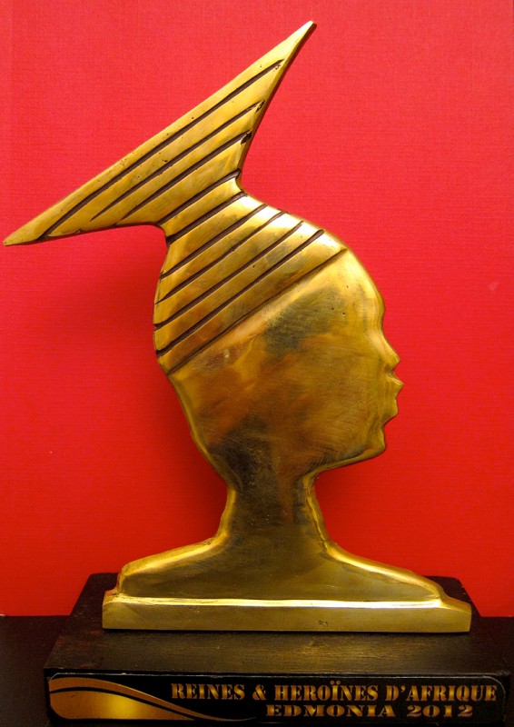 30 november 2012 › Le trophée «Edmonia» décerné à Rhode Makoumbou.