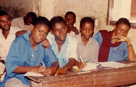 Rhode Makoumbou (à gauche) et ses condisciples du Lycée Technique 1er Mai