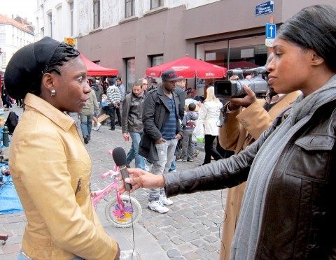 Rhode Makoumbou interviewée par la journaliste Mona MK (Bel'Afrika)