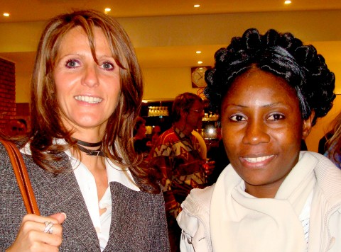 13 november 2008 › Fabienne Miroir (Échevinne de la Culture et des Relations Nord-Sud de la commune d'Anderlecht) et Rhode Makoumbou.