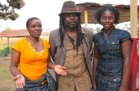 27 augustus 2010 › Florence Mbilampassi (artiste peintre), Nzongo Soul (chanteur) et Rhode Makoumbou.