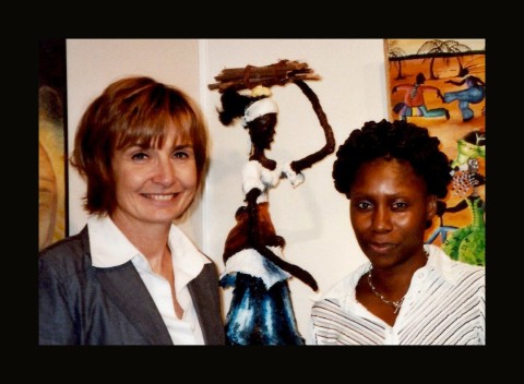27 septembre 2007 › Françoise Schepmans (Échevine de la culture de Molenbeek) et Rhode Makoumbou.