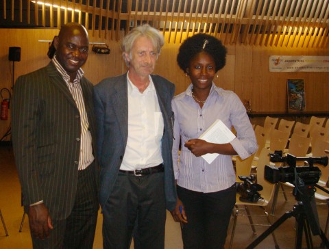 12 septembre 2009 › Jean-Aimé Dibakana (sociologue congolais), Patrick Deville (écrivain français) et Rhode Makoumbou.