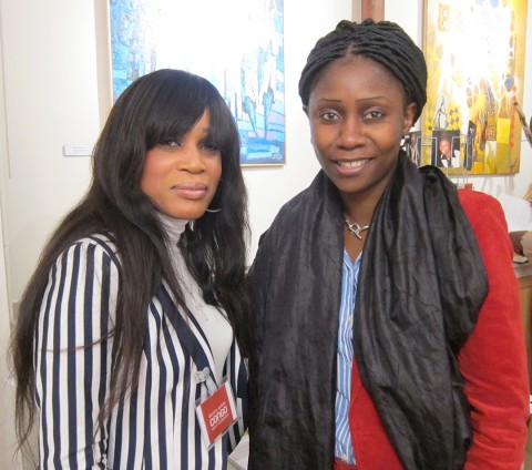 03 février 2011 › Laura Ikambi (collaboratrice de la Librairie Congo) et Rhode Makoumbou.