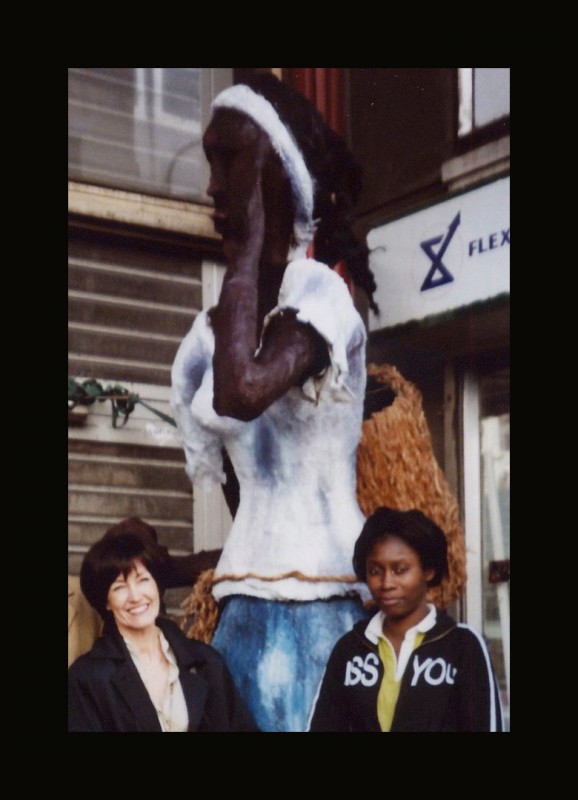 29 april 2006 › Laurette Onkelinx (Vice-première ministre et Ministre de la justice) et Rhode Makoumbou.