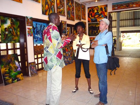 27 juillet 2009 › Le peintre Sylvestre Mangouandza, Rhode Makoumbou et Marc Somville.