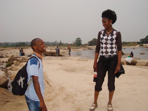 04 août 2009 › Le photographe Baudouin Mouanda et Rhode Makoumbou.