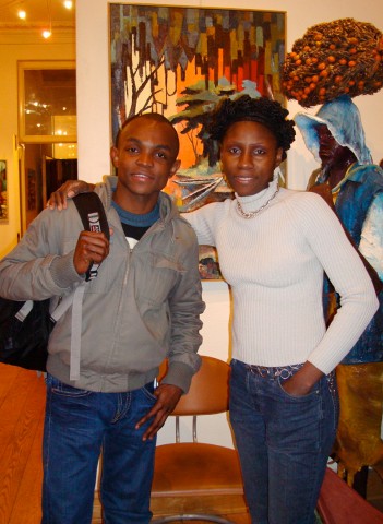 14 décembre 2007 › Le photographe congolais Baudouin Mouanda et Rhode Makoumbou.