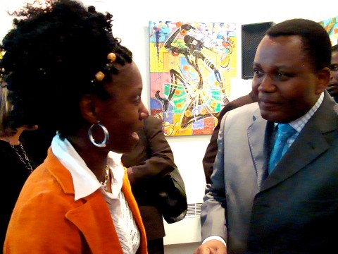 04 juin 2008 › Rhode et le Ministre de la culture du Congo Jean-Claude Gakosso à l'exposition collective de l'École de Poto-Poto.