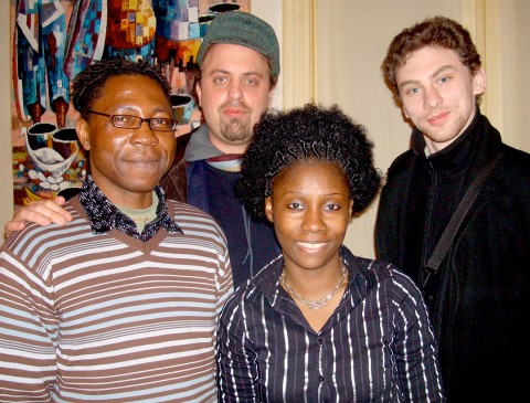 14 maart 2009 › Rhode Makoumbou en compagnie du conteur congolais Guy-Alexandre Sounda et des réalisateurs français Alexandre Massonnet et Thomas Hurbourg.