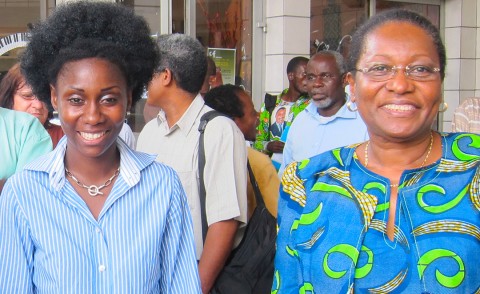 26 maart 2010 › Rhode Makoumbou et Emilienne Raoul (Ministre des Affaires sociales, de l'action humanitaire et de la solidarité).