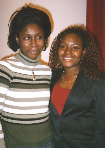 26 november 2005 › Rhode Makoumbou et la peintre burkinabée Salimata Kaboré.