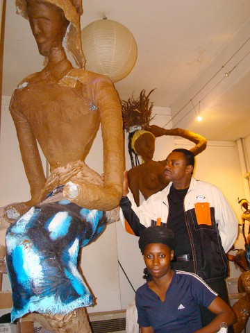 21 août 2008 › Rhode Makoumbou et le photographe congolais José Bompere alias «la mémoire visuelle du quartier Matonge».