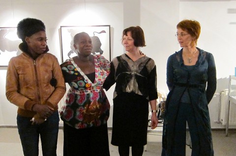 06 maart 2010 › Rhode Makoumbou, Nicole Letuppe (chanteuse), Martine Souren (graveuse) et Martine Depauw (photographe).