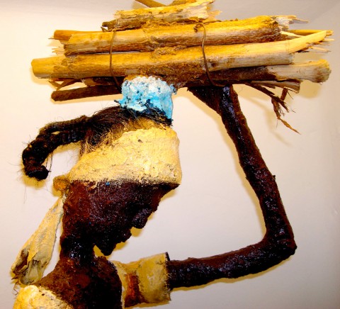 Rhode Makoumbou › Detail: «La porteuse de bois (2)» (2006)