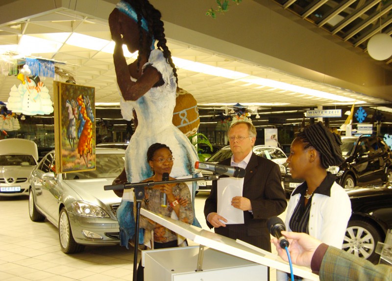 11 janvier 2008 › Allocution de Rhode Makoumbou lors du vernissage de son exposition individuelle au Mercedes-Benz Autohaus Herten.