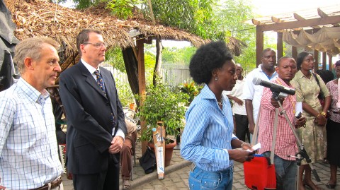 26 mars 2010 › Discours de Rhode Makoumbou au vernissage de son exposition itinérante «Trait-d'Union».