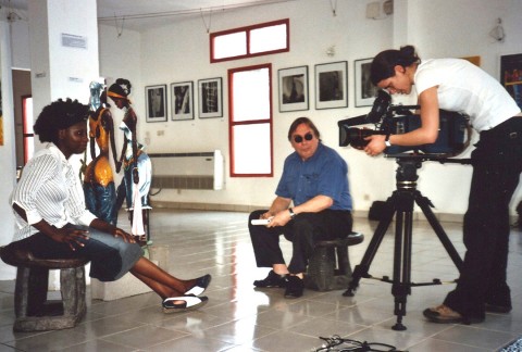 08 mars 2007 › Interview de Rhode Makoumbou par le journaliste Christian Lagauche (AITV-RFO). Caméra : Marie-Laure Gautier.