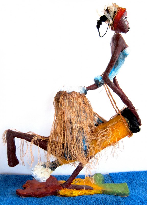 Rhode Makoumbou › Sculpture : «Ambiance au Fespam» (2013)