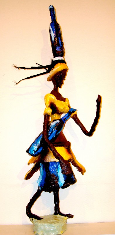 Rhode Makoumbou › Sculpture : «En revenant du puit» (2009)