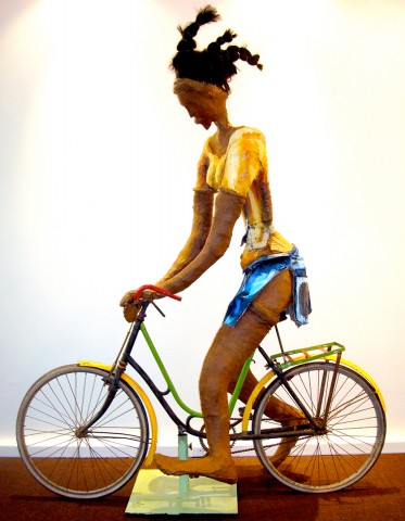 Rhode Makoumbou › Beeldhouwwerk: «Journée sans voiture» • ID › 187