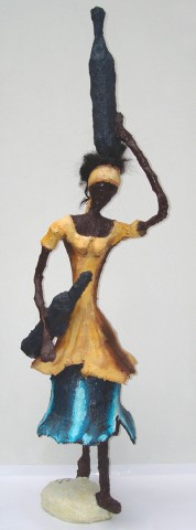 Rhode Makoumbou › Sculpture : «La porteuse d'eau (1)» (2007) • ID › 35