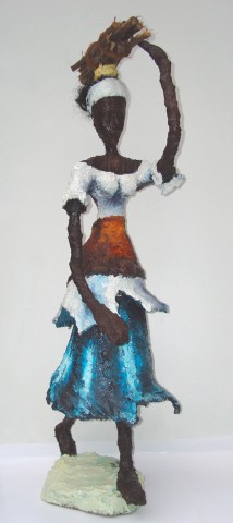 Rhode Makoumbou › Sculpture : «La porteuse de bois» (2007) • ID › 39