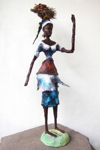 Rhode Makoumbou › Beeldhouwwerk: «La porteuse de régime de noix» (2013) • ID › 353