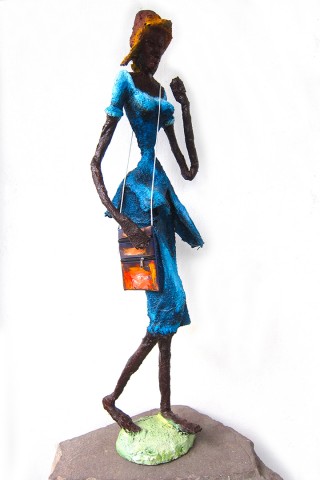 Rhode Makoumbou › Beeldhouwwerk: «La vendeuse» (2013) • ID › 349