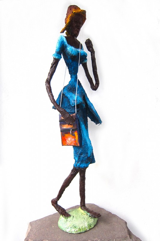 Rhode Makoumbou › Beeldhouwwerk: «La vendeuse» (2013)