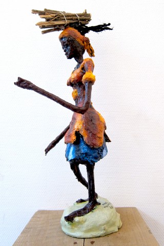 Rhode Makoumbou › Sculpture : «Le bois pour le repas» • ID › 289