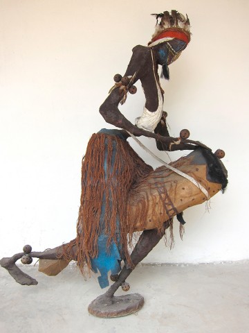 Rhode Makoumbou › Sculpture : «Le joueur de tam-tam (1bis)» (2003) • ID › 231