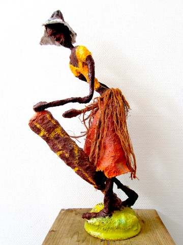 Rhode Makoumbou › Sculpture : «Le joueur de tam-tam (2)» • ID › 266