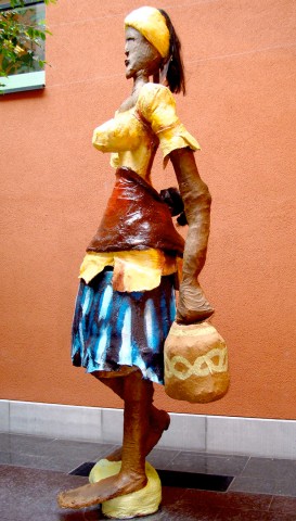 Rhode Makoumbou › Sculpture : «Le retour des champs» (2008)
