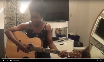 Voir la vidéo “Rhode Makoumbou chante «Congo» de Jacques Loubelo” sur YouTube