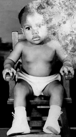 02 juin 1977 › La toute première photo de Rhode Makoumbou.
