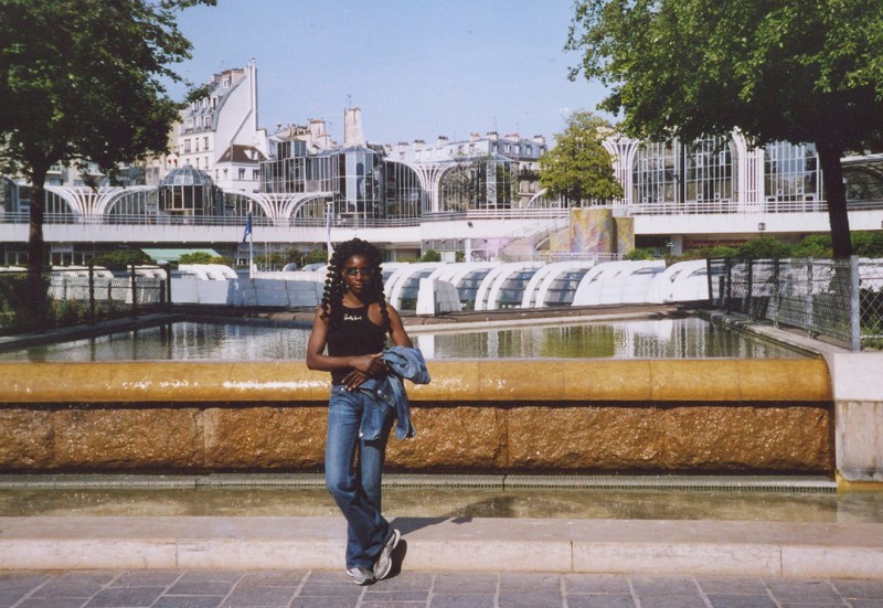 07 octobre 2005 › Rhode Makoumbou au Quartier des Halls.