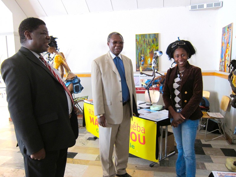 29 mai 2010 › Adalbert Nouga (ONG Village Suisse), Libère Bararunyenetse (Ambassadeur de l'OIF auprès des Nations Unies) et Rhode Makoumbou.