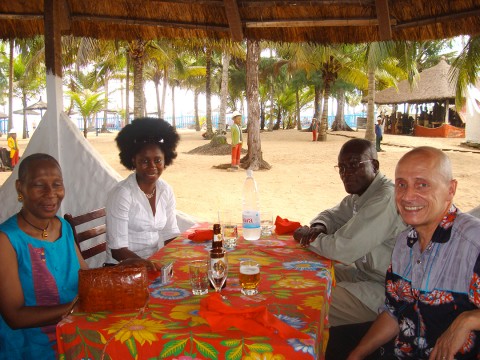 02 novembre 2008 › Emilienne Anikpo N'Tamé, Rhode Makoumbou, Daniel Anikpo et Marc Somville.