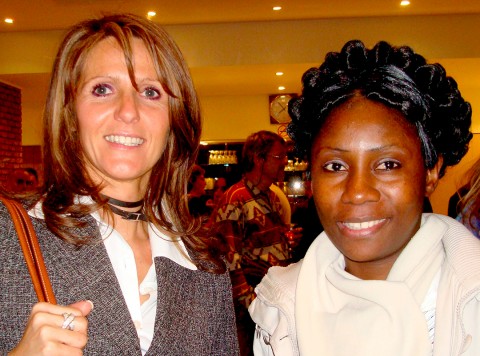 13 novembre 2008 › Fabienne Miroir (Échevinne de la Culture et des Relations Nord-Sud de la commune d'Anderlecht) et Rhode Makoumbou.