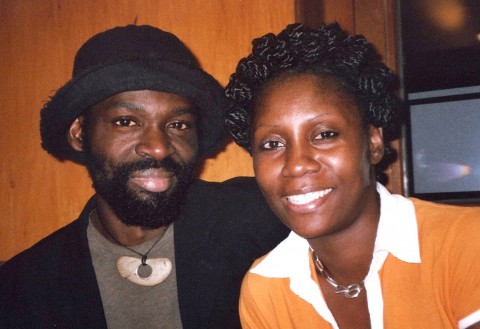 05 oktober 2007 › Freddy Tsimba (sculpteur congolais) et Rhode Makoumbou.