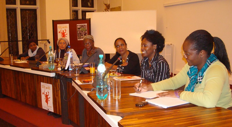23 november 2009 › Intervention de Rhode Makoumbou à la conférence «Les droits des femmes sont-ils des droits humains ?».