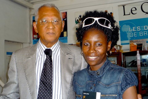 08 août 2009 › L'écrivain et Ambassadeur du Congo en France Henri Lopes et Rhode Makoumbou.