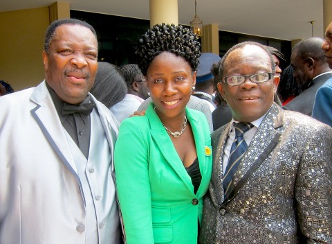 17 juillet 2013 › Le guitariste Dizzy Mandjeku, Rhode Makoumbou et le chanteur Lokombe.