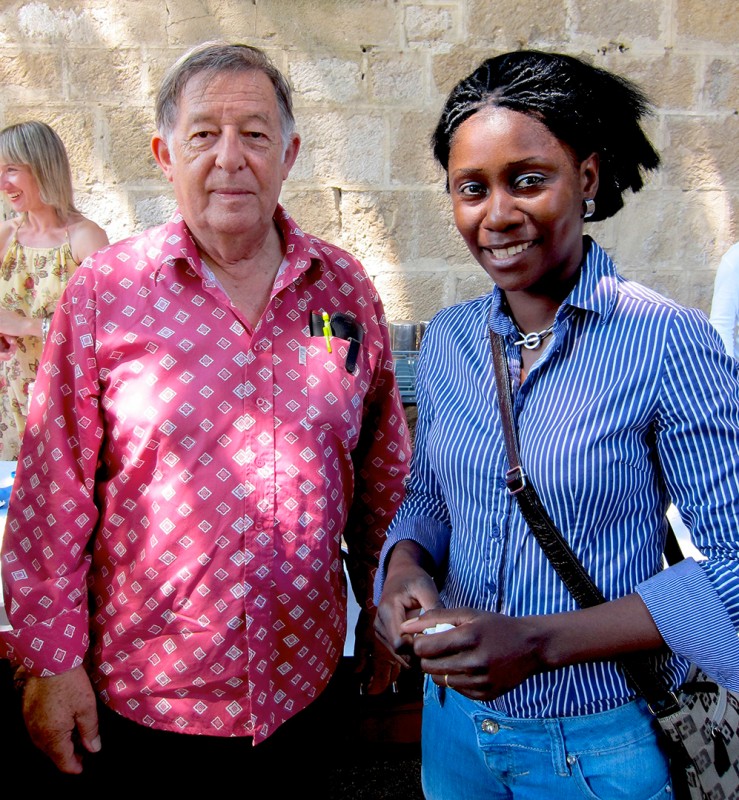 03 juillet 2010 › Le peintre français Claude Viallat et Rhode Makoumbou.