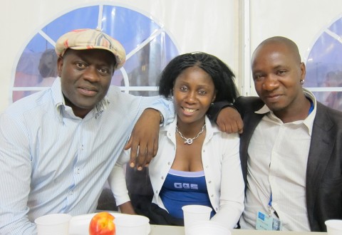 22 juillet 2010 › Les écrivains congolais Alain Mabanckou et Wilfrid N'Sondé en compagnie de Rhode Makoumbou au Festival Africajarc.