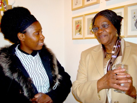 26 mars 2009 › Rhode Makoumbou et Clémentine Faïk-Nzuji (écrivaine et professeur à l'Université Catholique de Louvain-la-Neuve).